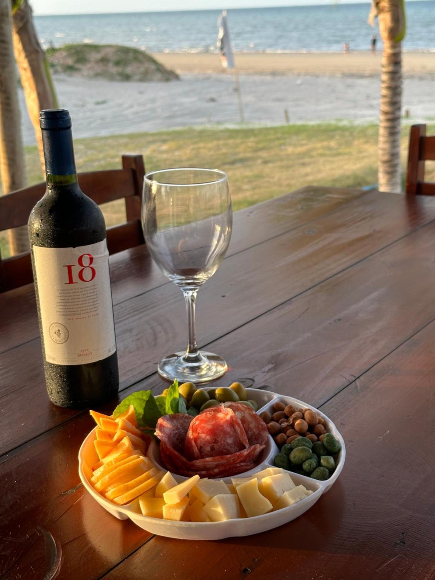 Seu Pedro Lounge Praia - Pousada E Kite Center Icapui Ngoại thất bức ảnh